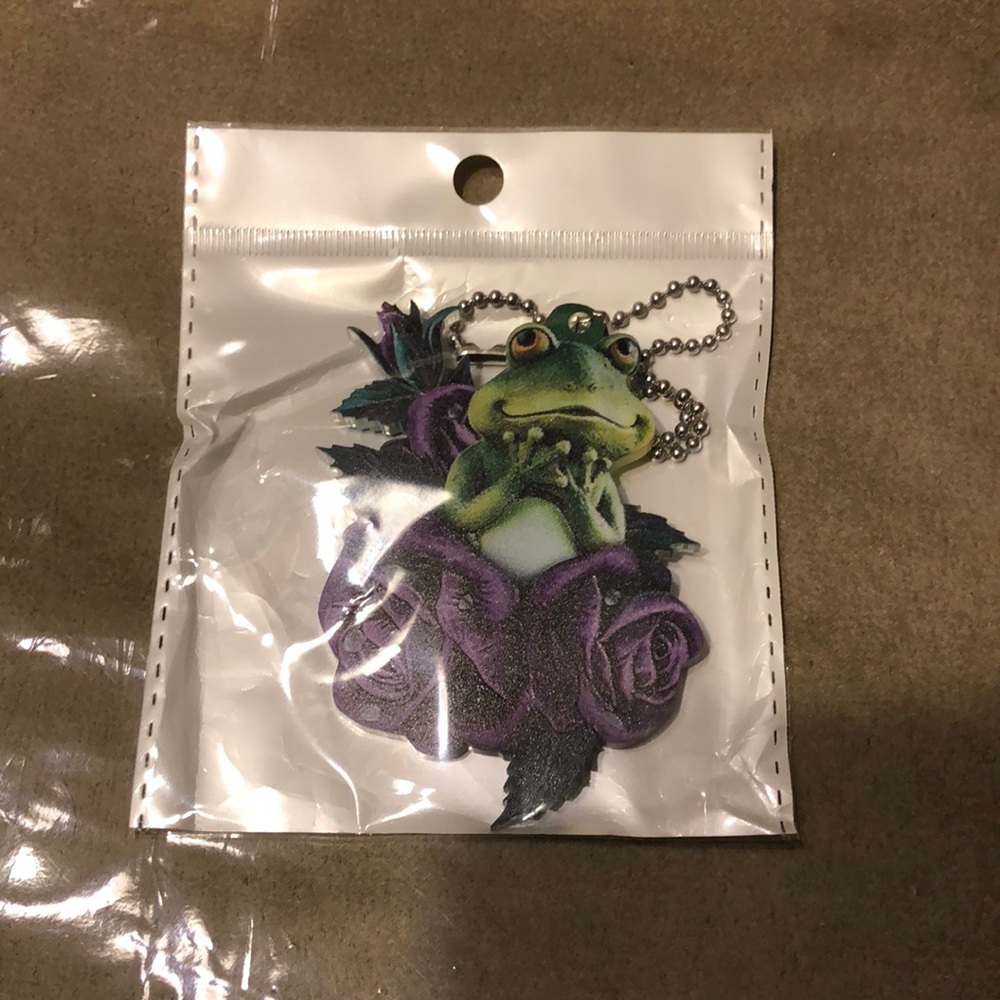 Frog on a Rose Car Accessory/Pendant - Picture 3 of 3